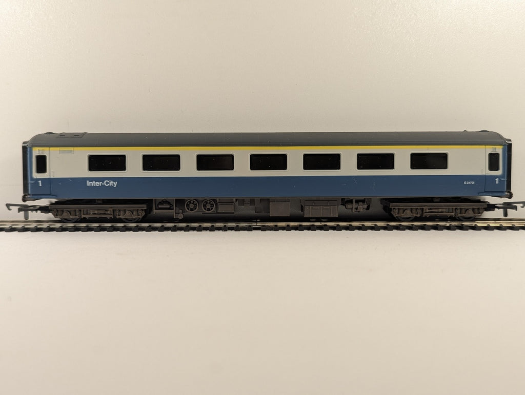 Airfix OO Scale Mk2D First Class Coach Passenger Coach E3170 BR Blue & Grey E10