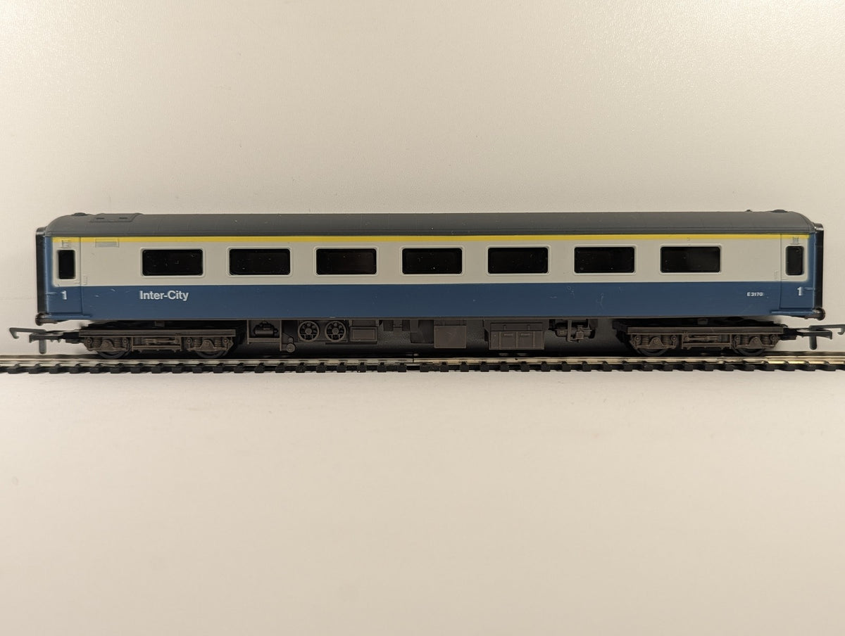 Airfix OO Scale Mk2D First Class Coach Passenger Coach E3170 BR Blue & Grey E10