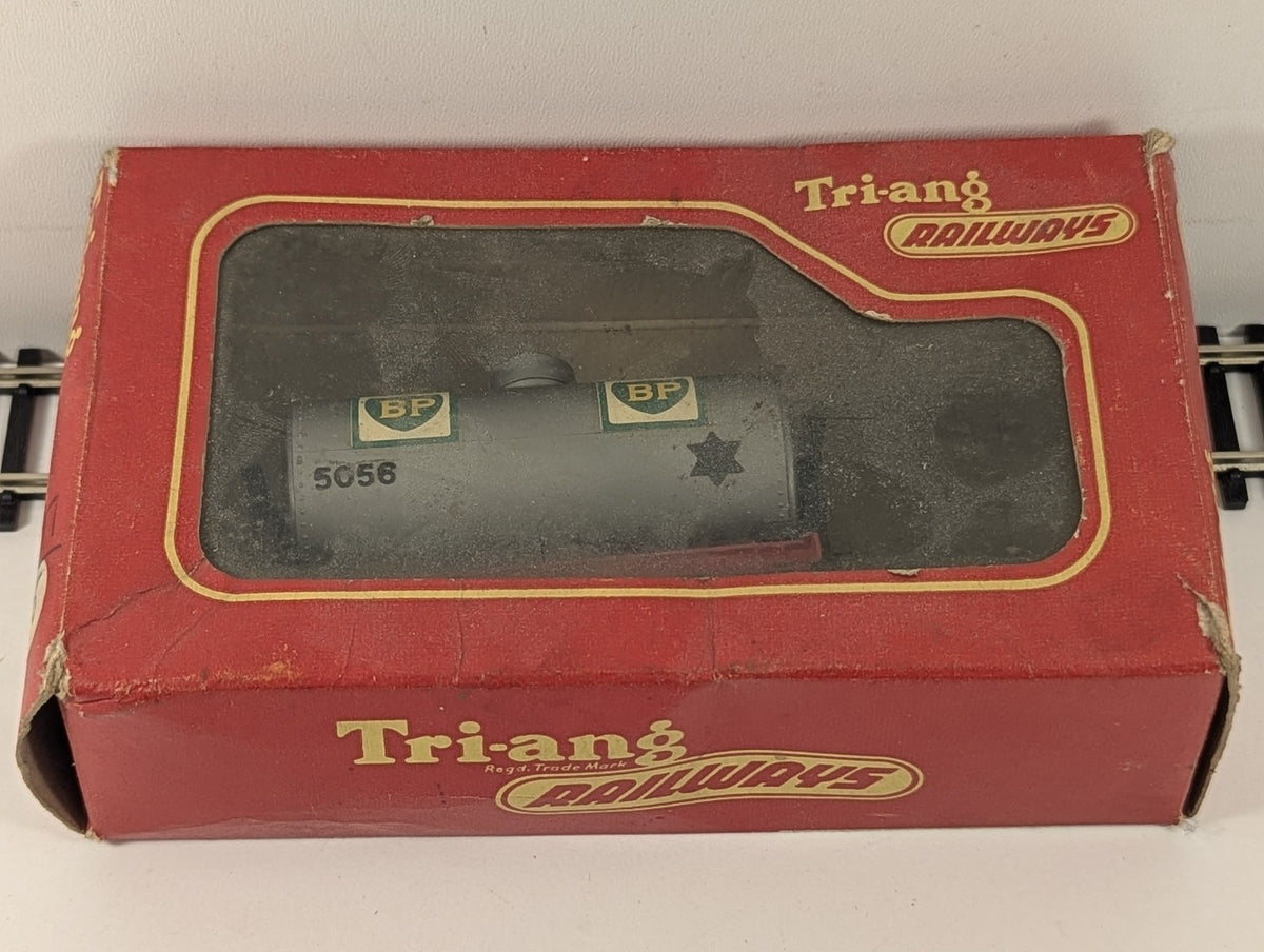 Tri-ang OO Gauge Shell-BP Petrol Tank Wagon 5056 BP Silver R.12