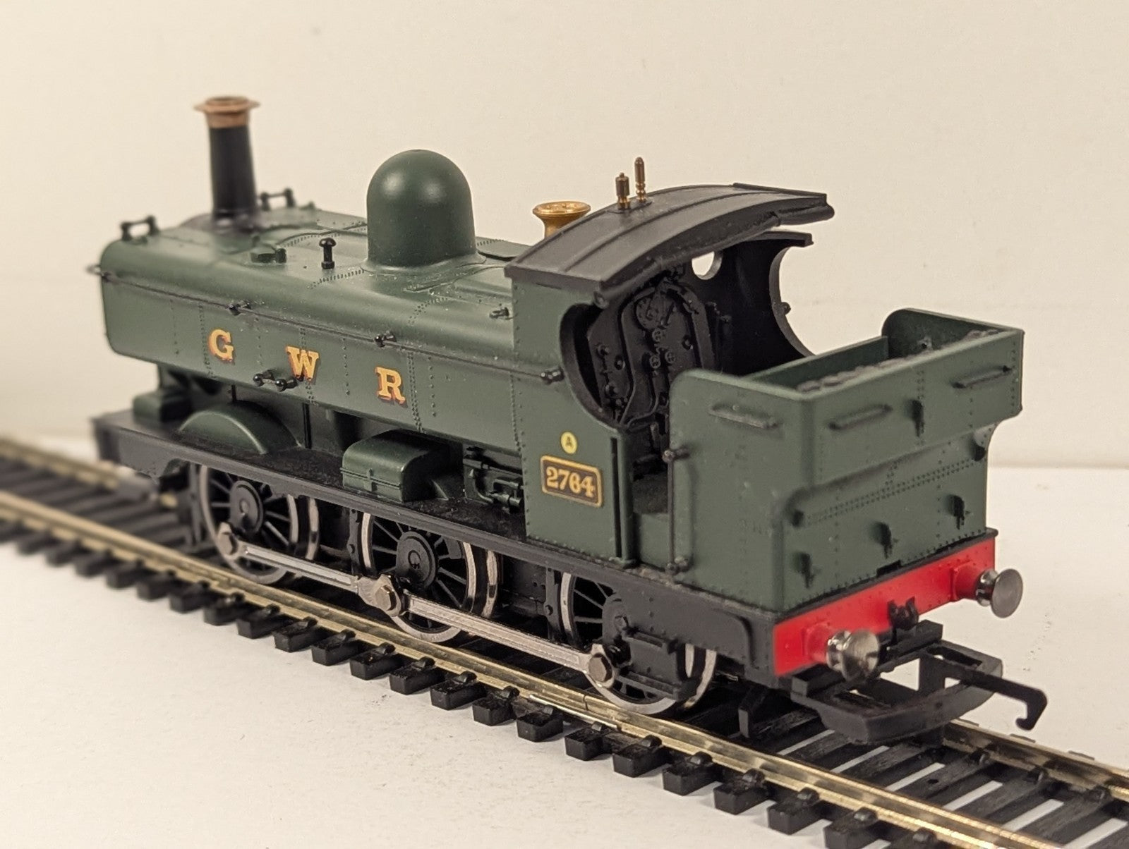Hornby OO Gauge Class 2721 Pannier Tank Locomotive 2764 GWR Green