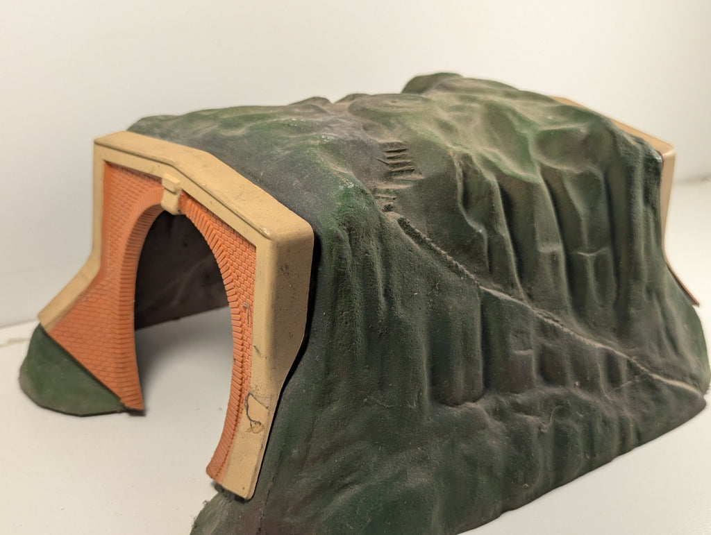 Tri-ang OO Gauge R.119 Single Track Tunnel