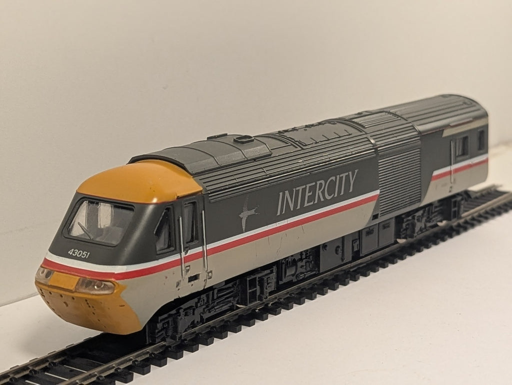Hornby OO Gauge Class 43 HST InterCity "Swallow" Dummy Power Car