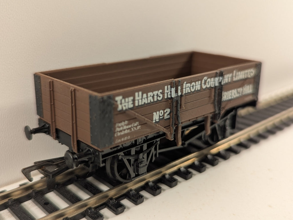Airfix OO Gauge 5 Plank Wagon Harts Hill Iron