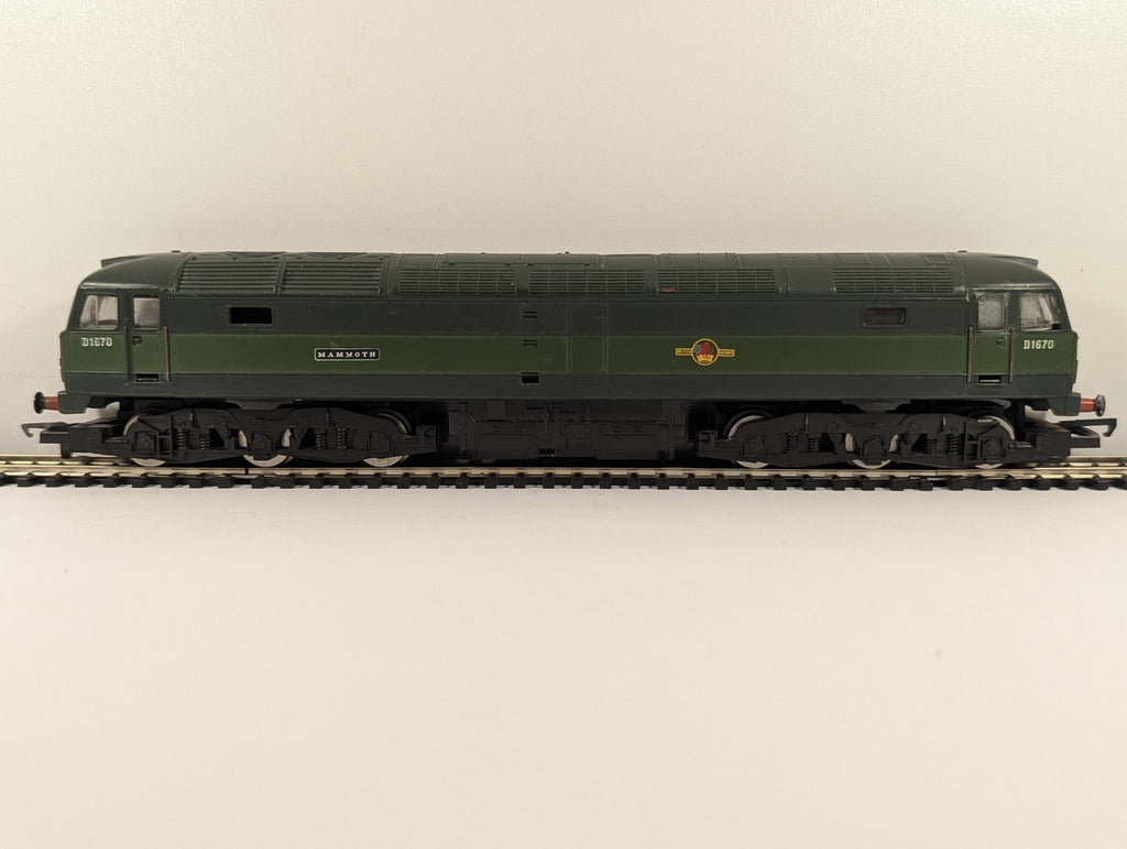 Hornby OO Gauge Class 47 Locomotive D1670 BR Two-Tone Green R328