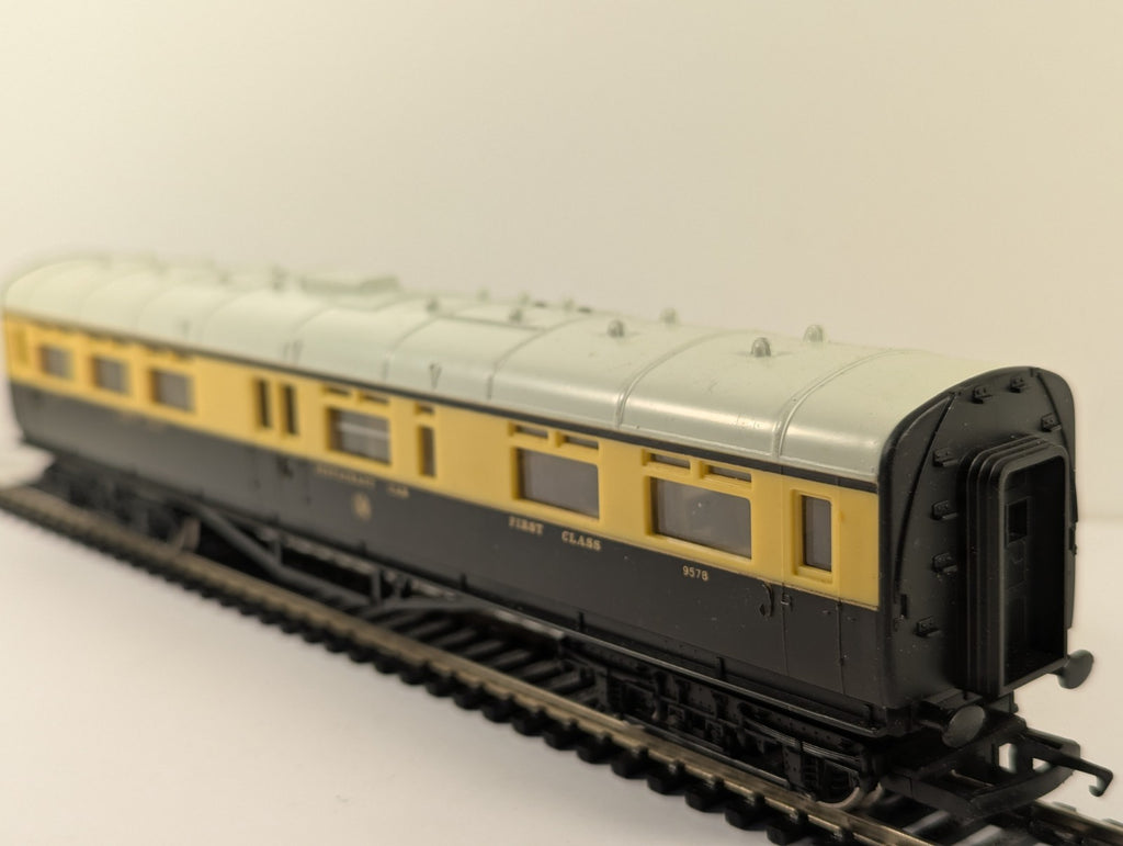 Hornby R454 OO Gauge GWR Collett Restaurant Coach