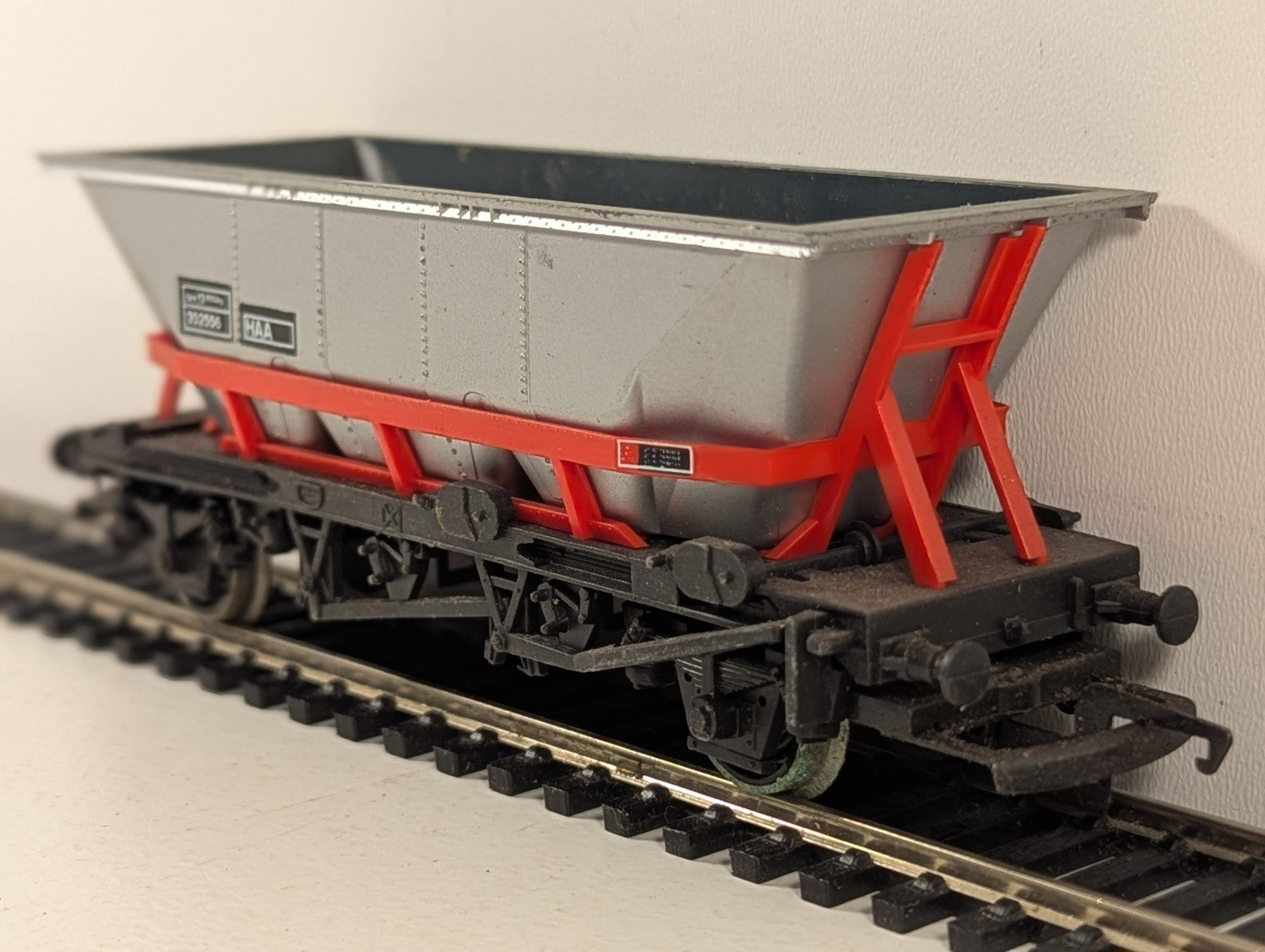 Hornby OO Gauge HAA BR Coal Hopper Wagon Goods Wagon 352556 BR Silver