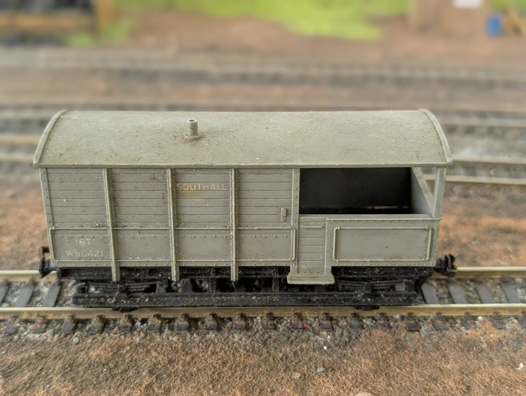 Hornby Dublo OO Gauge 16 Ton Brake Van W56421 "Southall RU"