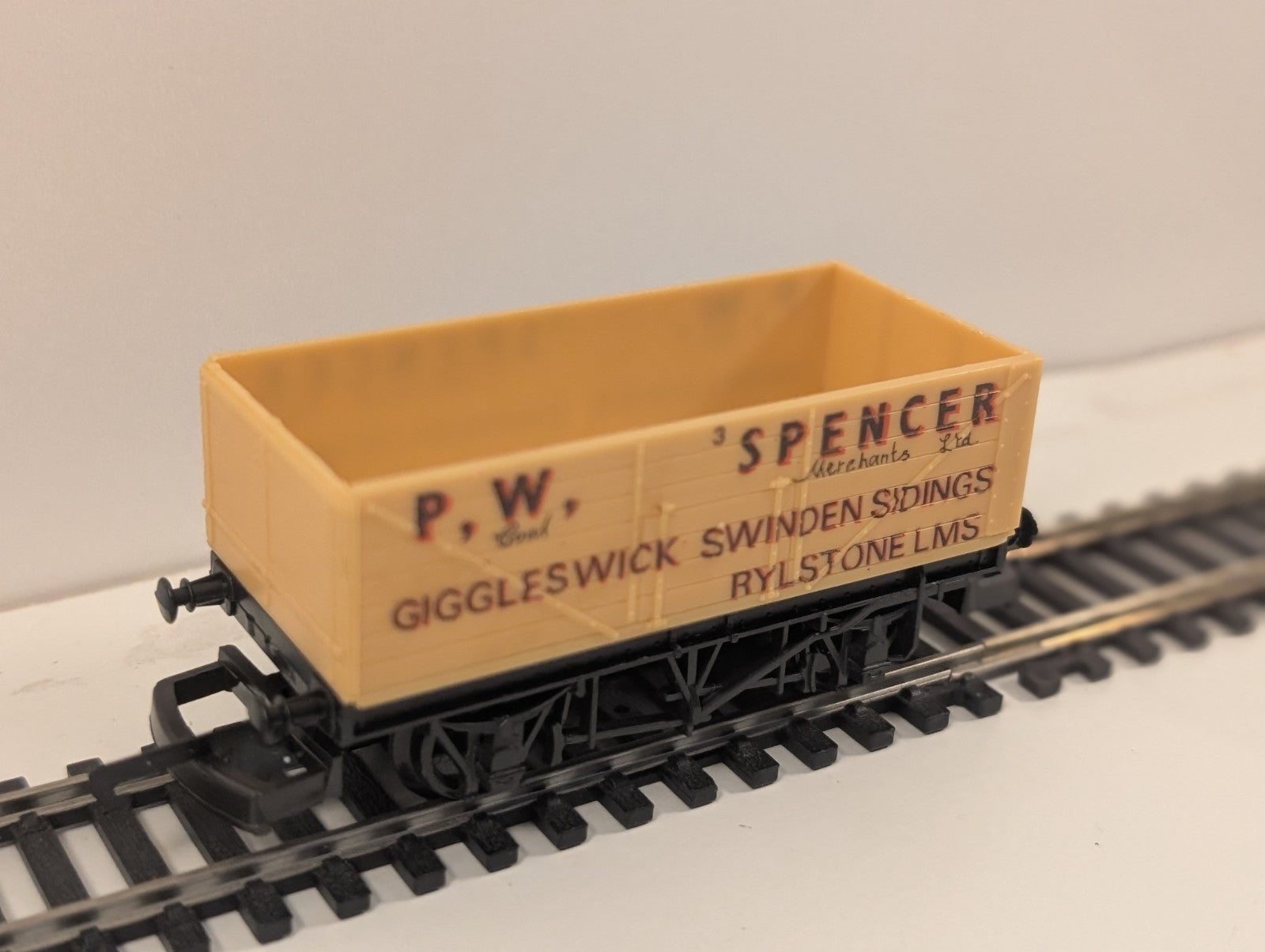 Lima 305632 7-Plank Open Wagon – “P.W. Spencer” Livery – OO Gauge