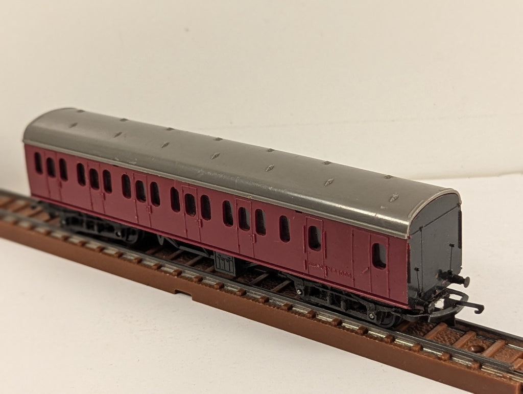 Tri-ang TT Gauge Suburban Composite Coach Passenger Coach M41006 BR Maroon