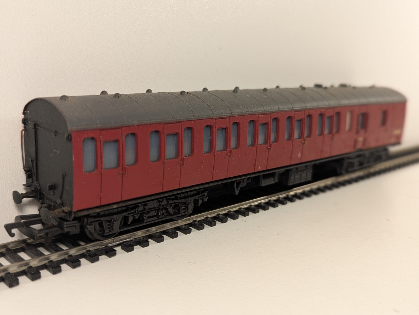 Bachmann 34-625 BR Mk1 Suburban Brake Coach in Crimson