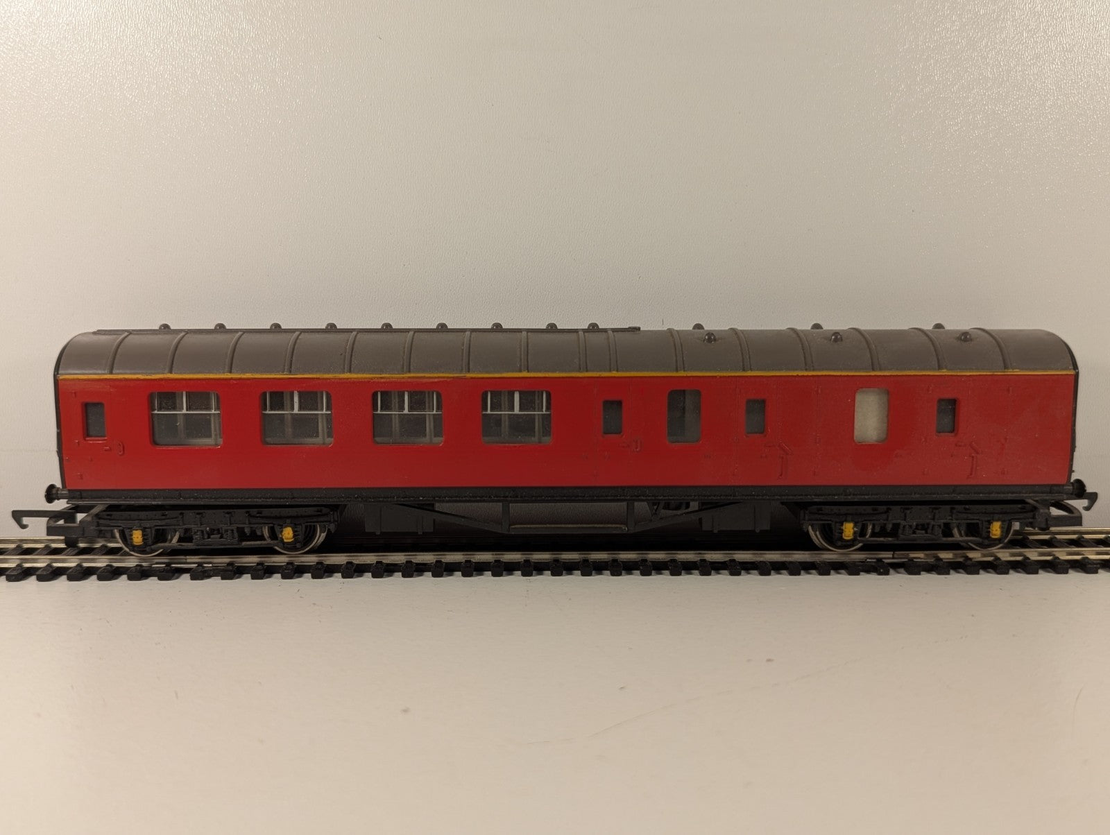 Hornby OO Gauge ex-LMS 57ft Suburban Brake Third Coach