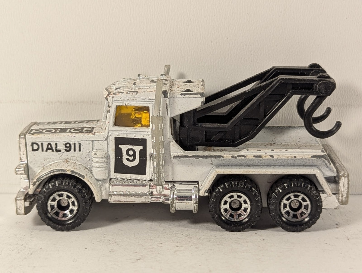 Matchbox Peterbilt Police Wrecker Tow Truck Die-cast Model 9 Police White