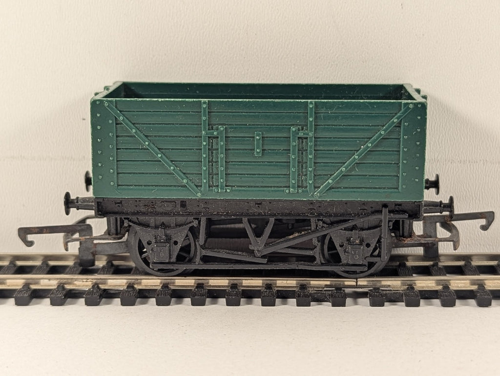 Tri-ang Hornby OO Gauge Goods Wagon with Drop Sides Green R113