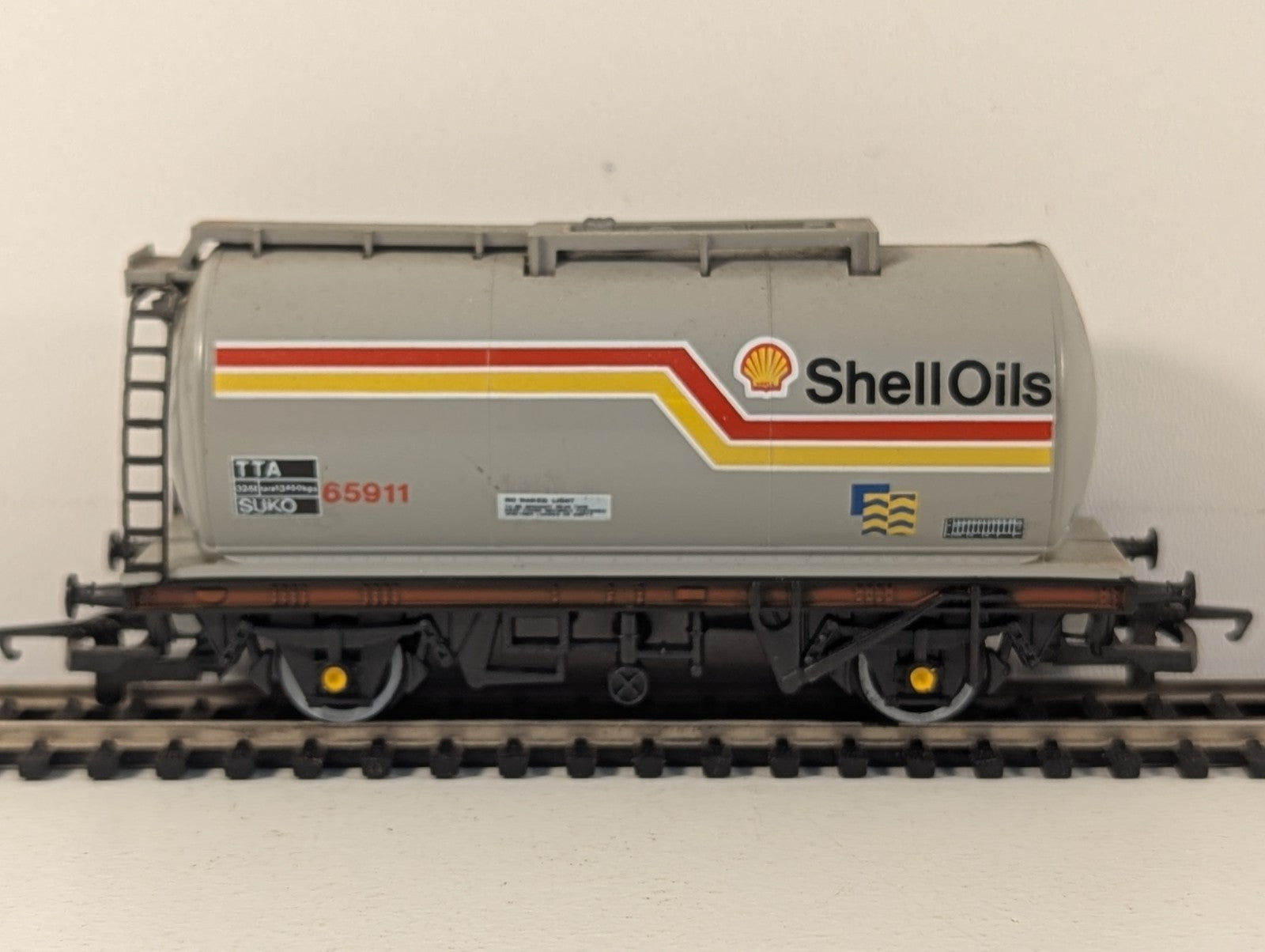 Hornby R.119 Shell Oils Tank Wagon (TTA)