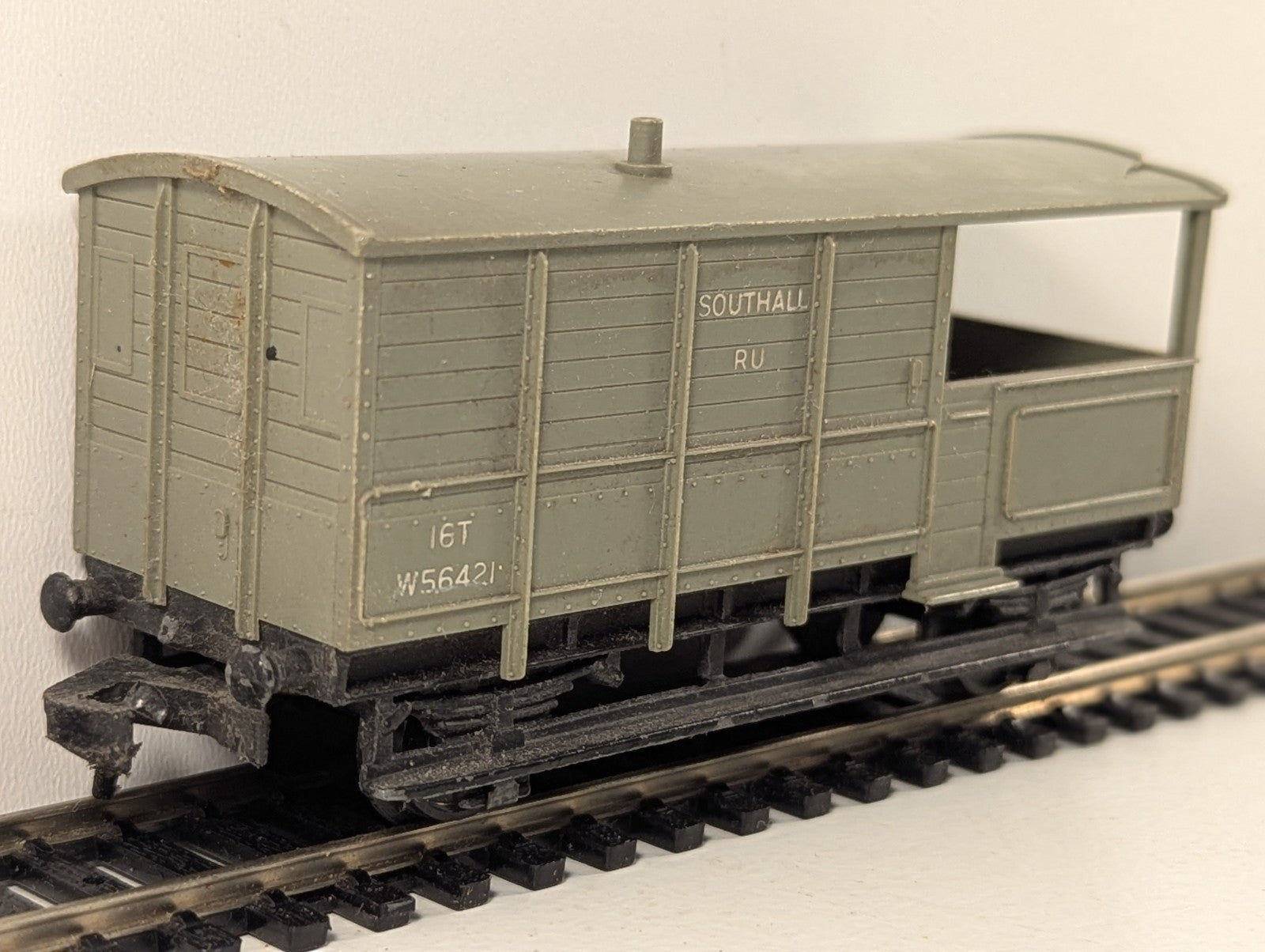 Hornby Dublo 4312 Southall RU 16 Ton Goods Brake Van OO Gauge
