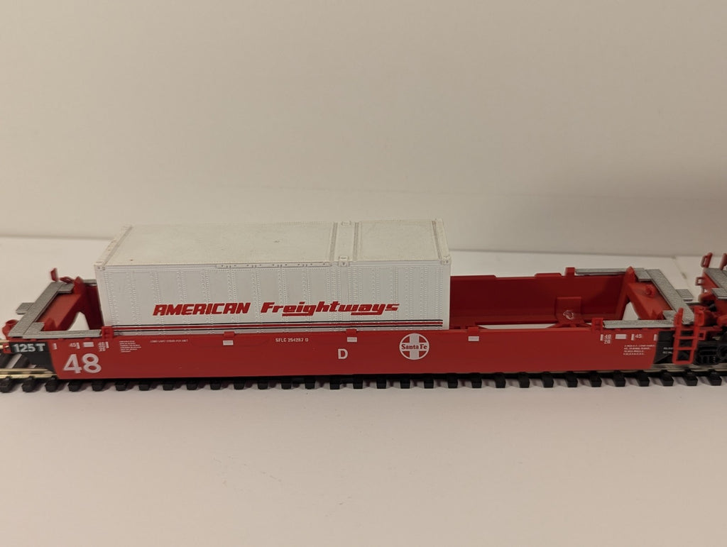 Athearn Deep Well Wagons Santa Fe with Containers