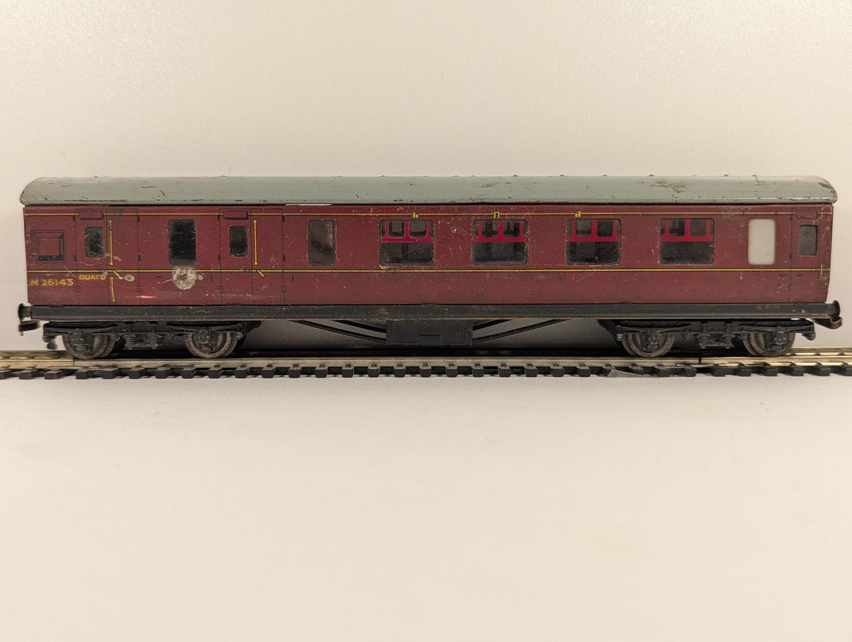Hornby Dublo OO Gauge BR Corridor Brake Second Coach Passenger Coach M26143