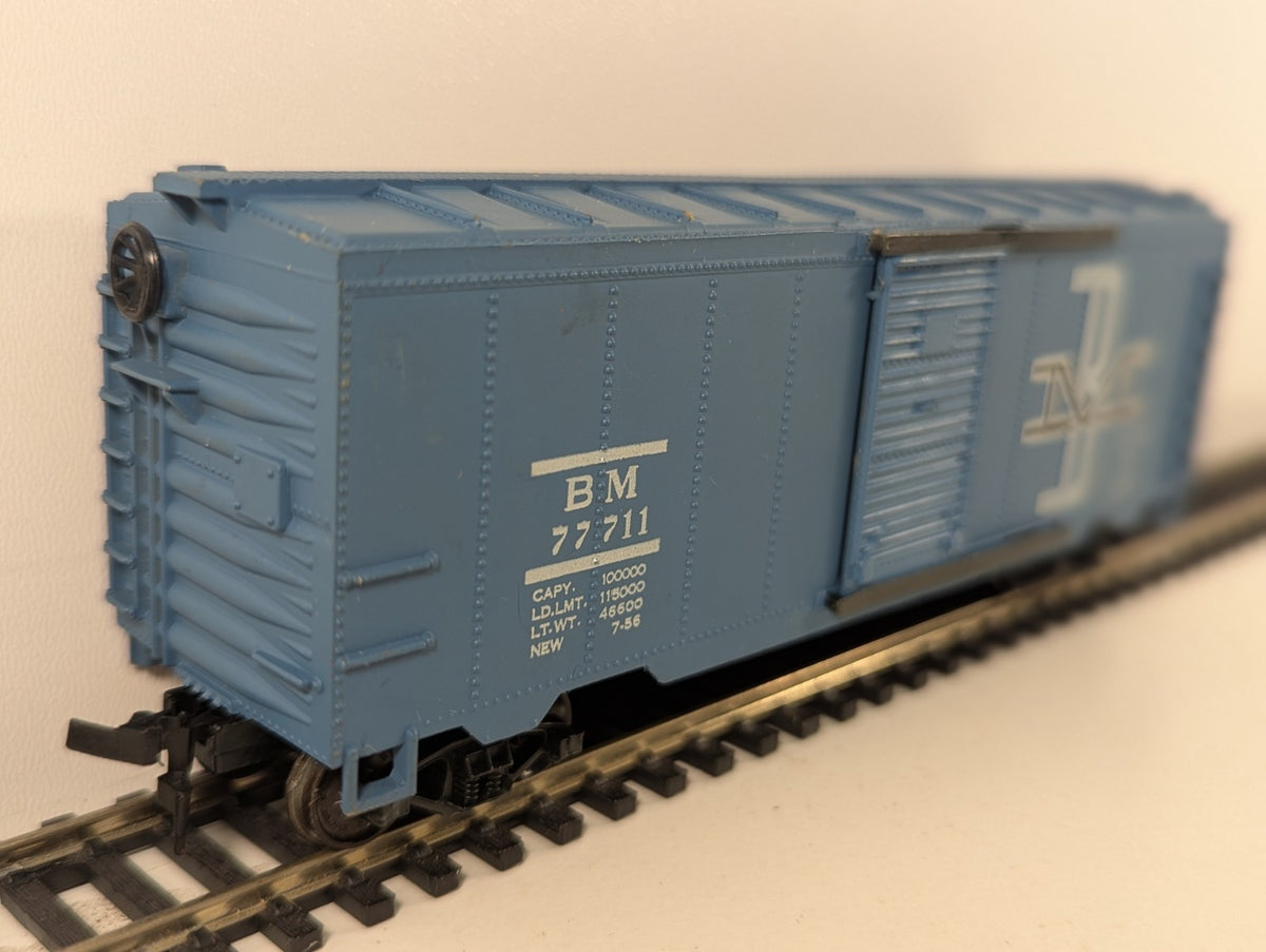 Tyco HO Gauge Boston & Maine 77711 Sliding Door Boxcar