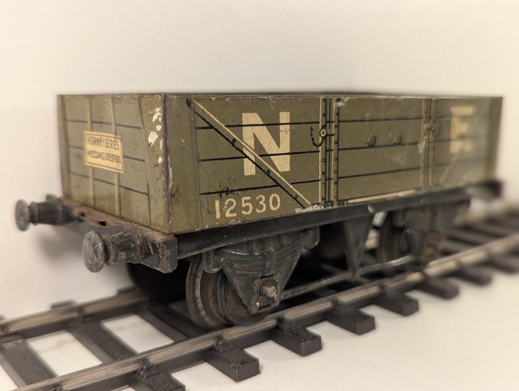 Hornby Series O Gauge North Eastern Open Wagon - Missing Couplings
