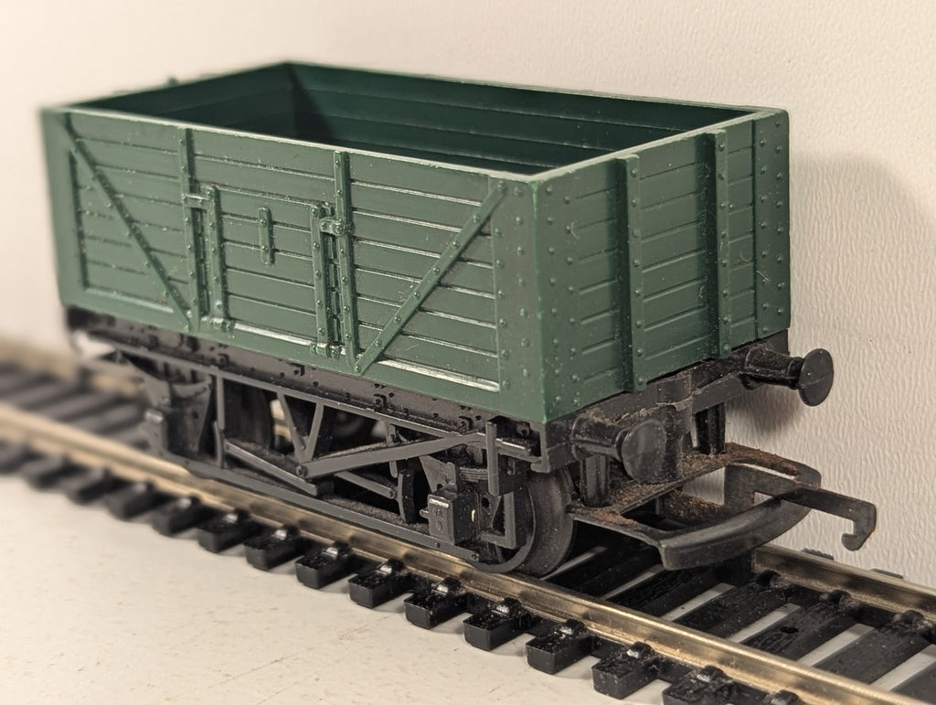 Tri-ang OO Gauge 5 Plank Open Wagon Green