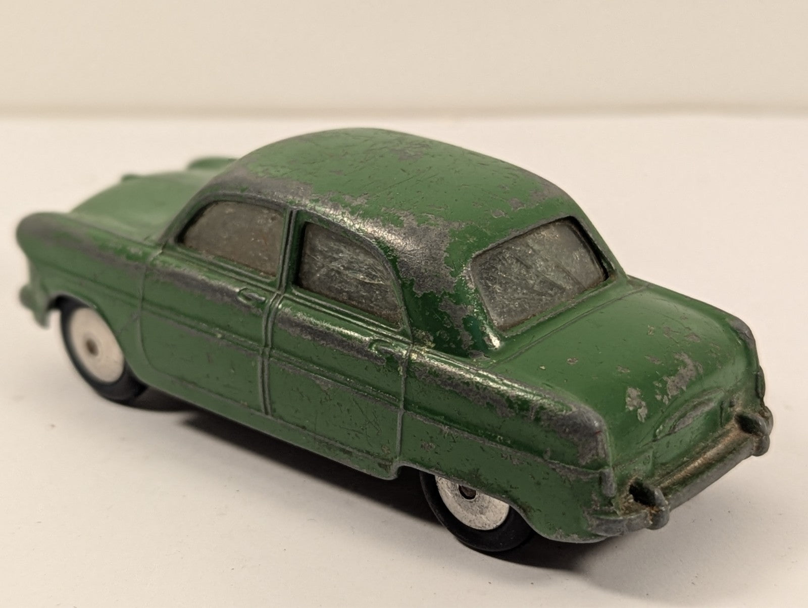 Corgi Toys 200 Ford Consul Saloon 1:43 Scale - Chipped Paint