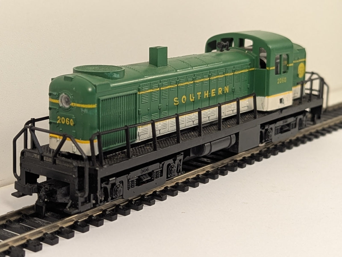 AHM HO Scale Alco RS-2 Southern Green – Spares/Repair