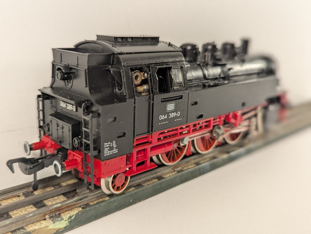 Fleischmann HO Gauge DB Class 064 Tank Locomotive Steam Locomotive 064 389-0