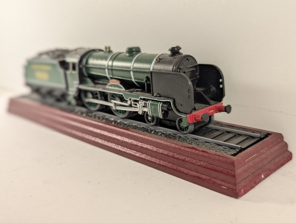 Atlas Editions 1:100 Scale Schools Class 4-4-0 Eton Static Model Locomotive 900