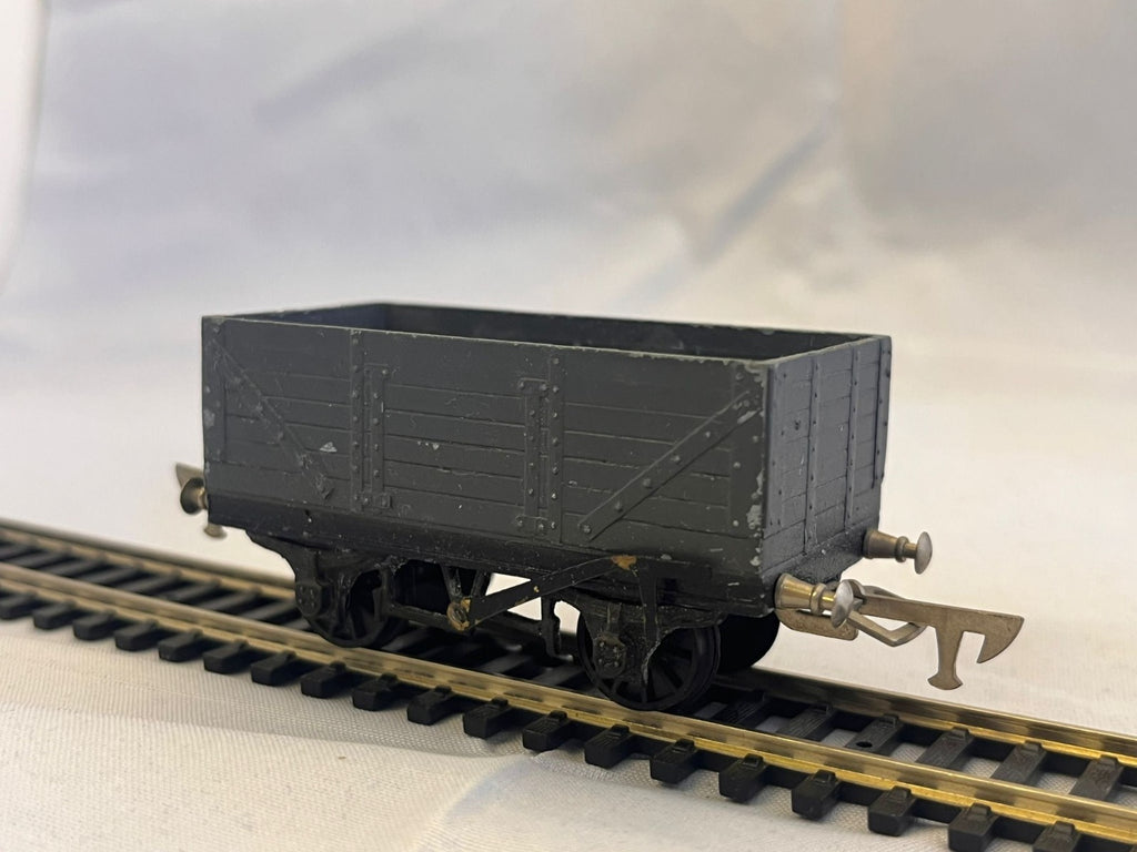 Graham Farrish 7 Plank Wagon Charcoal Finish