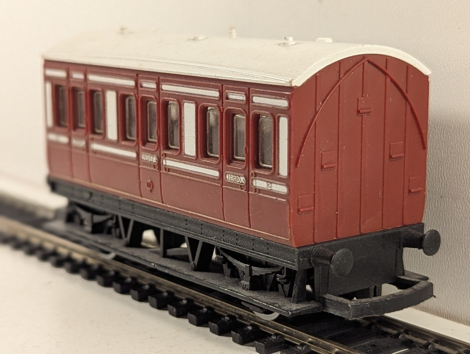 Hornby OO Gauge Caledonian Railway 4-Wheel Composite Coach Passenger