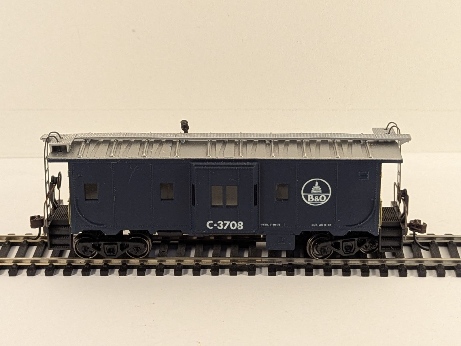 Athearn HO Gauge Bay Window Caboose C-3708 Baltimore & Ohio