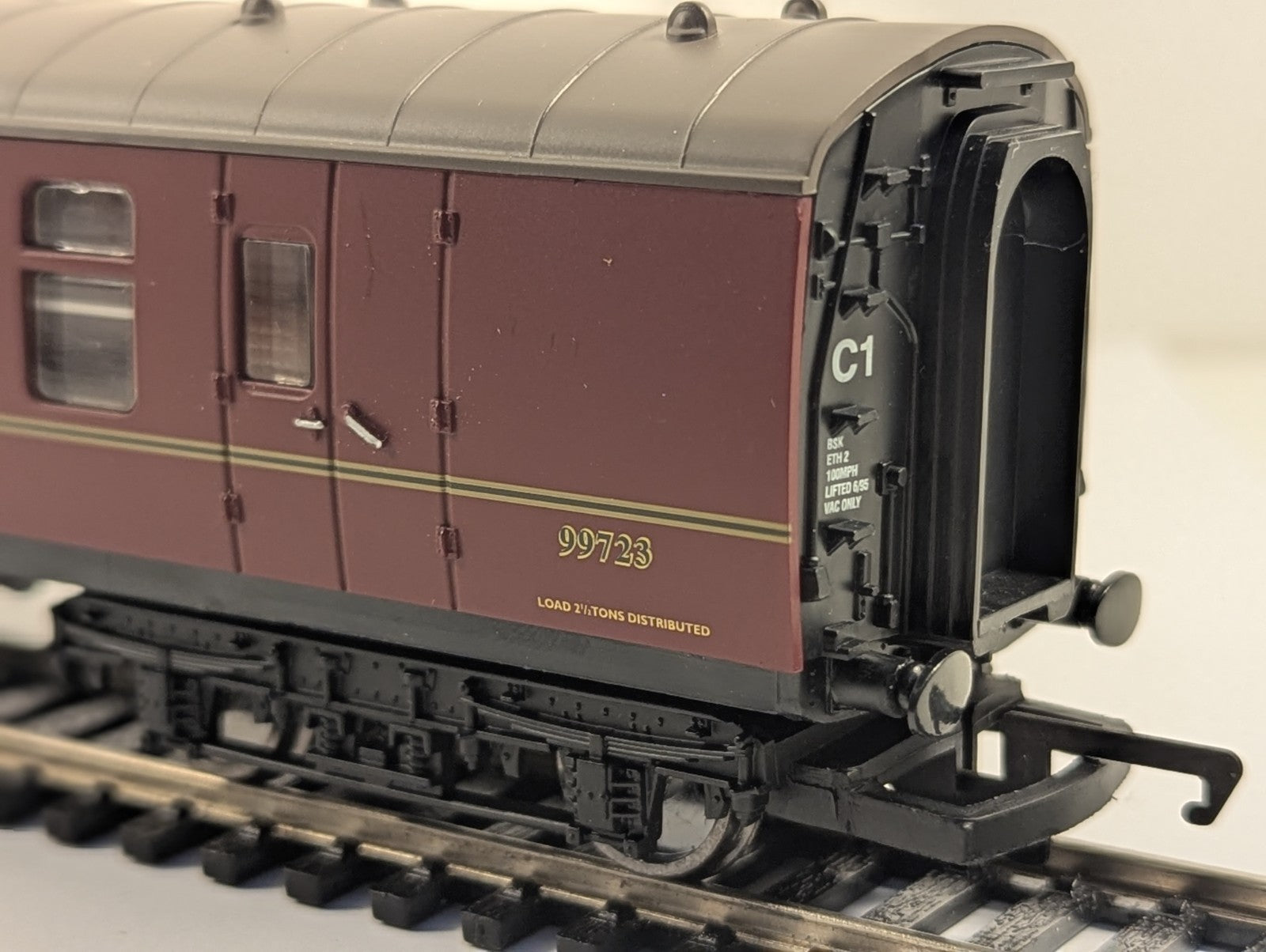 Hornby OO Gauge R4312 Hogwarts Express BSK Brake Coach 99723