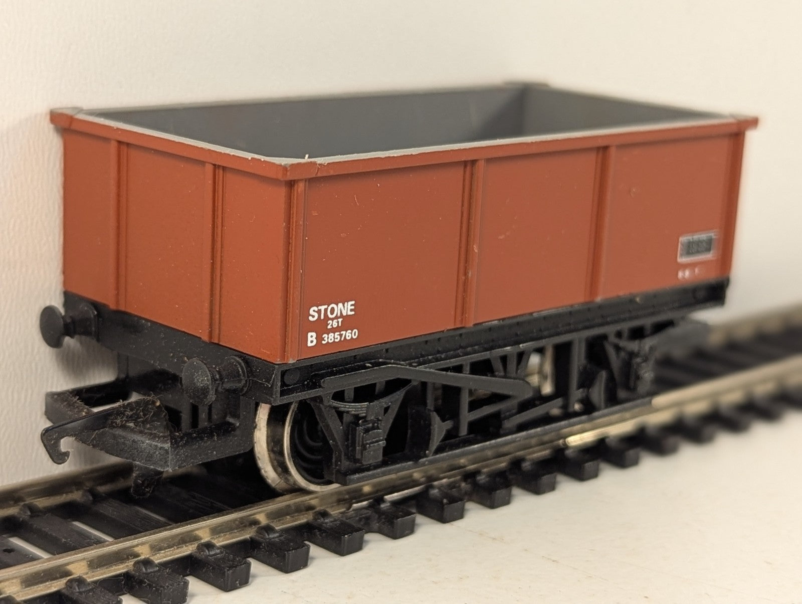 Hornby OO Gauge 26 Ton Tippler Wagon 'Stone' Goods Wagon B 385760