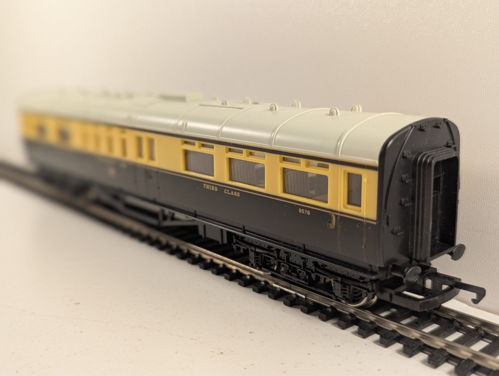 Hornby Railways R454 OO Gauge GWR Collett Restaurant Car - Boxed