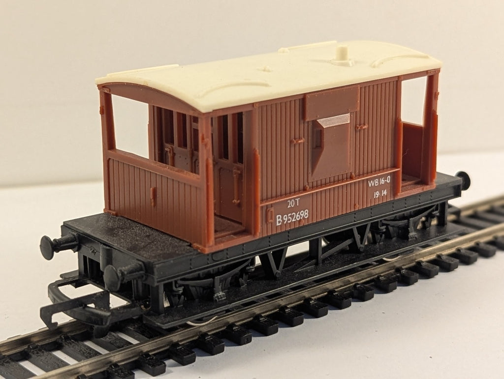 Hornby R124 OO Gauge BR 20 Ton Brake Van B952698