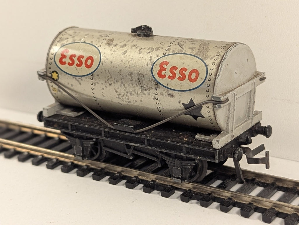 Hornby Dublo OO Gauge Esso Petrol Tank Wagon Goods Wagon Esso Silver D1
