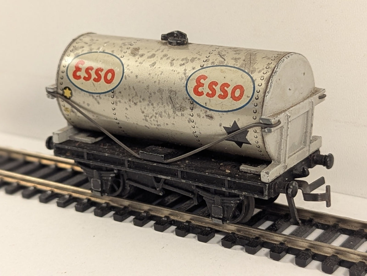 Hornby Dublo OO Gauge Esso Petrol Tank Wagon Goods Wagon Esso Silver D1