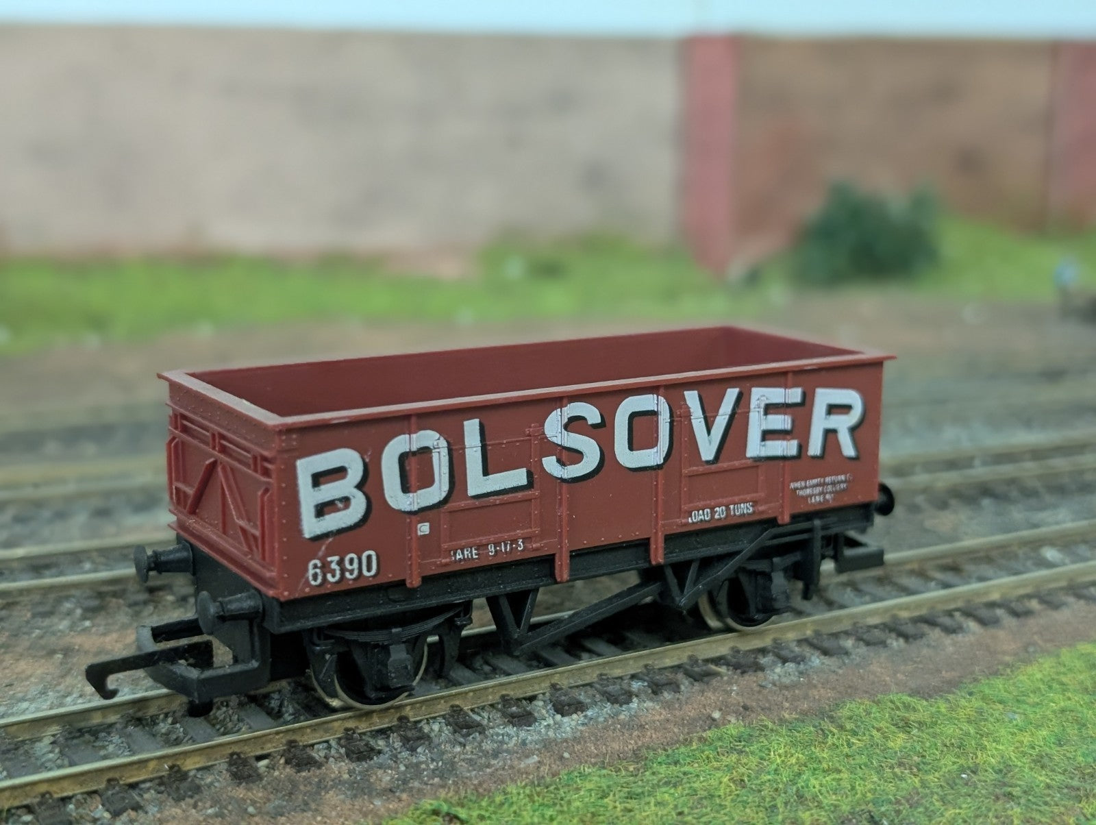 Hornby R136 OO Gauge Bolsover 20 Ton Steel Mineral Wagon No. 6390