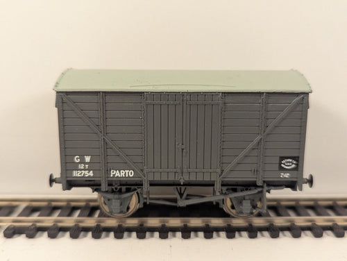 Bachmann OO Gauge GWR 12T Ventilated Van Parto Grey