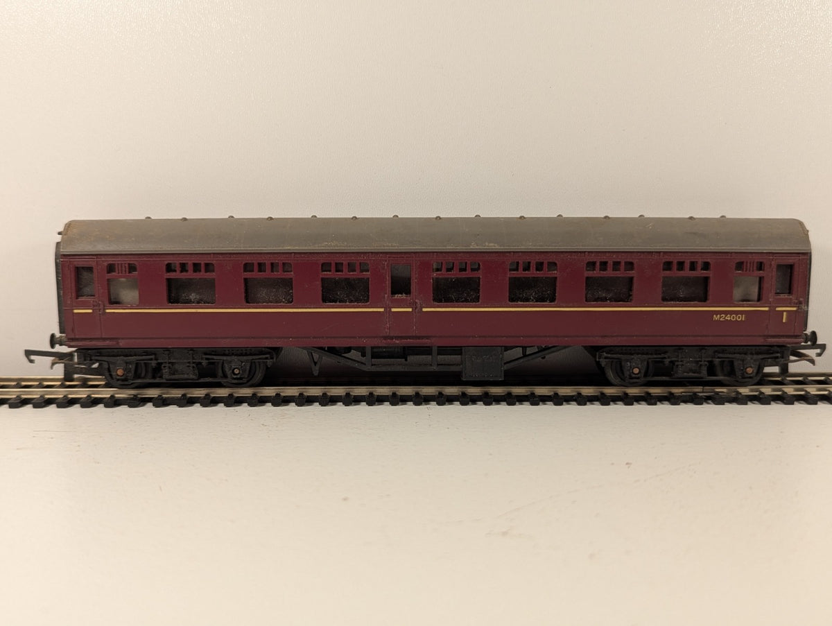 Tri-ang Mainline OO Gauge BR Maroon Composite Coach
