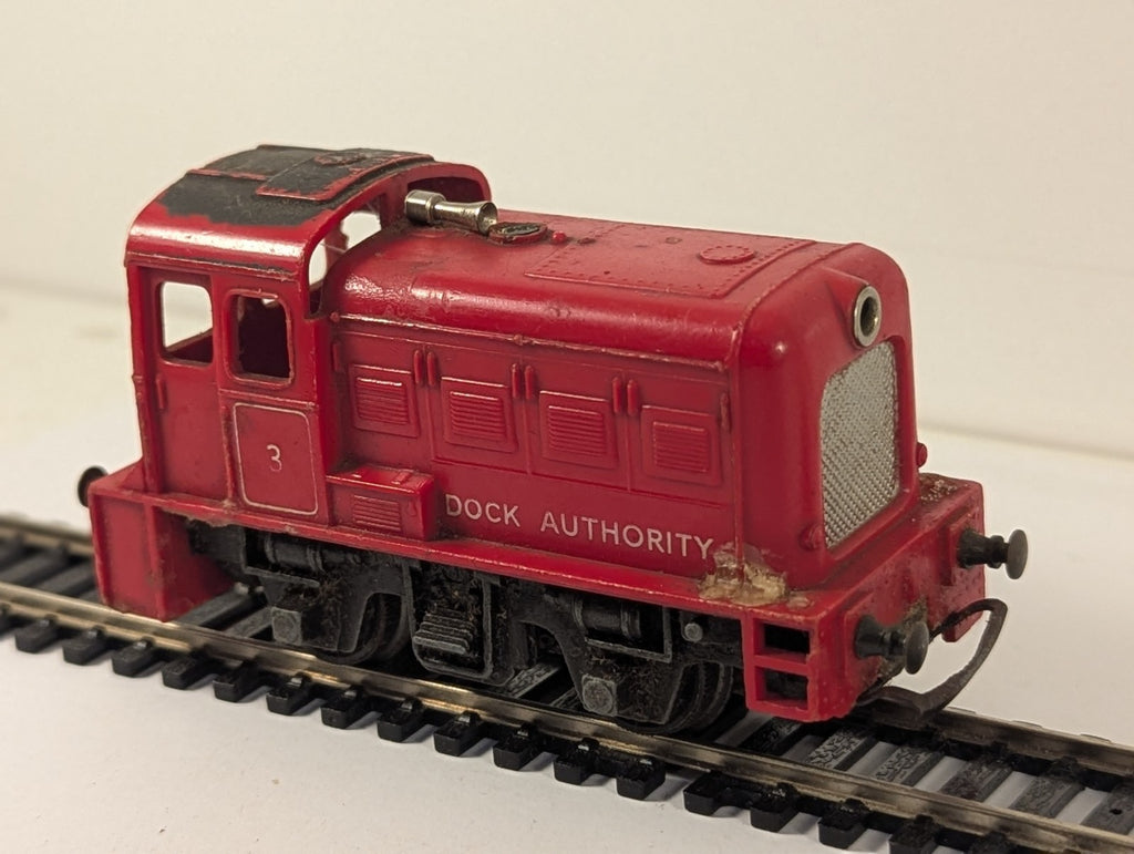 Tri-ang R253 OO Gauge Dock Authority 0-4-0 Diesel Shunter No. 3 Red - Spares