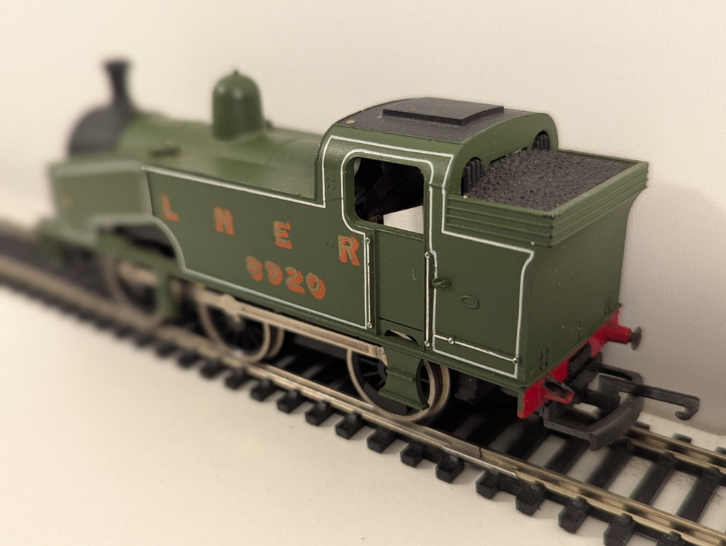 Lima LNER Class J50 0-6-0T No. 8920 – LNER Green – Body Loose