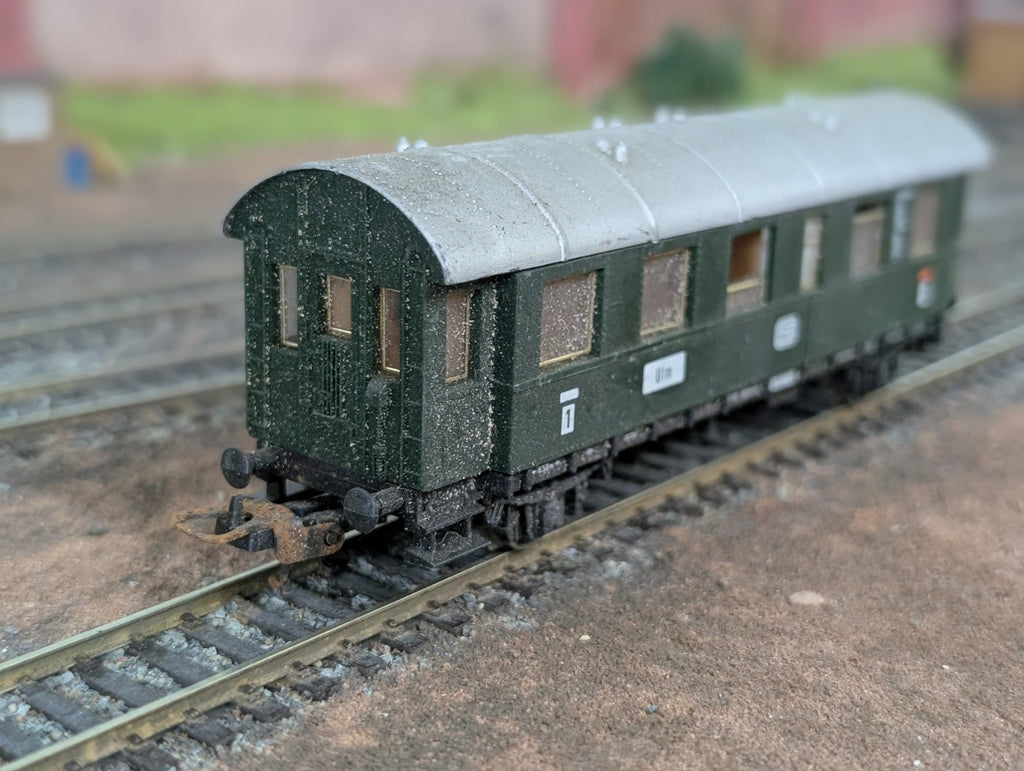 Lima 309153 HO Gauge DB 1st Class Passenger Coach No. 27261