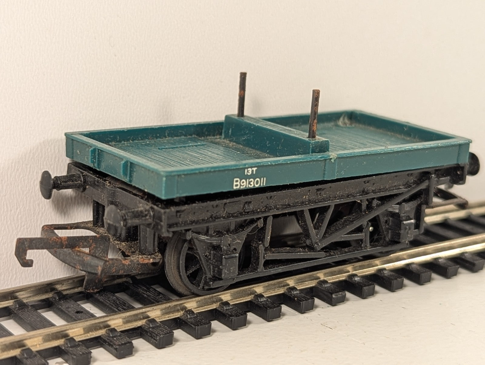 Hornby Tri-ang OO Gauge Bolster Wagon B913011