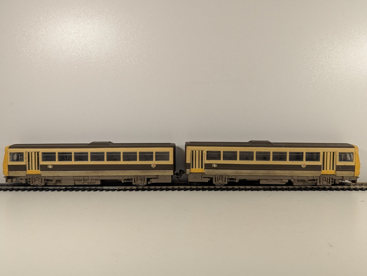 Hornby OO Gauge Class 142 'Pacer' Twin Railbus Diesel Multiple Unit 142050