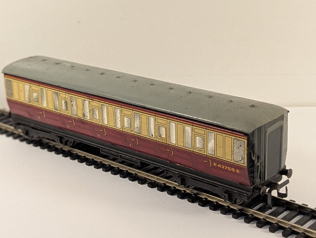 Hornby Dublo D12 BR Crimson and Cream Corridor Coach E42759E