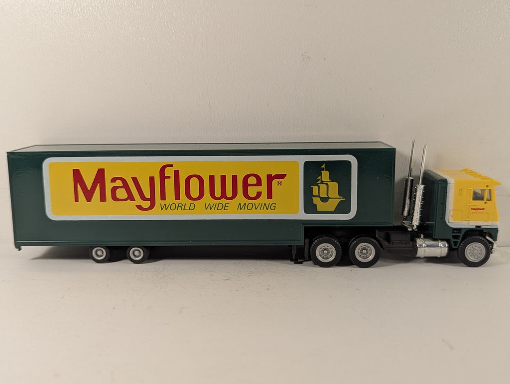 Con-Cor HO Gauge Tractor + Moving Van Trailer Mayflower Road Vehicle