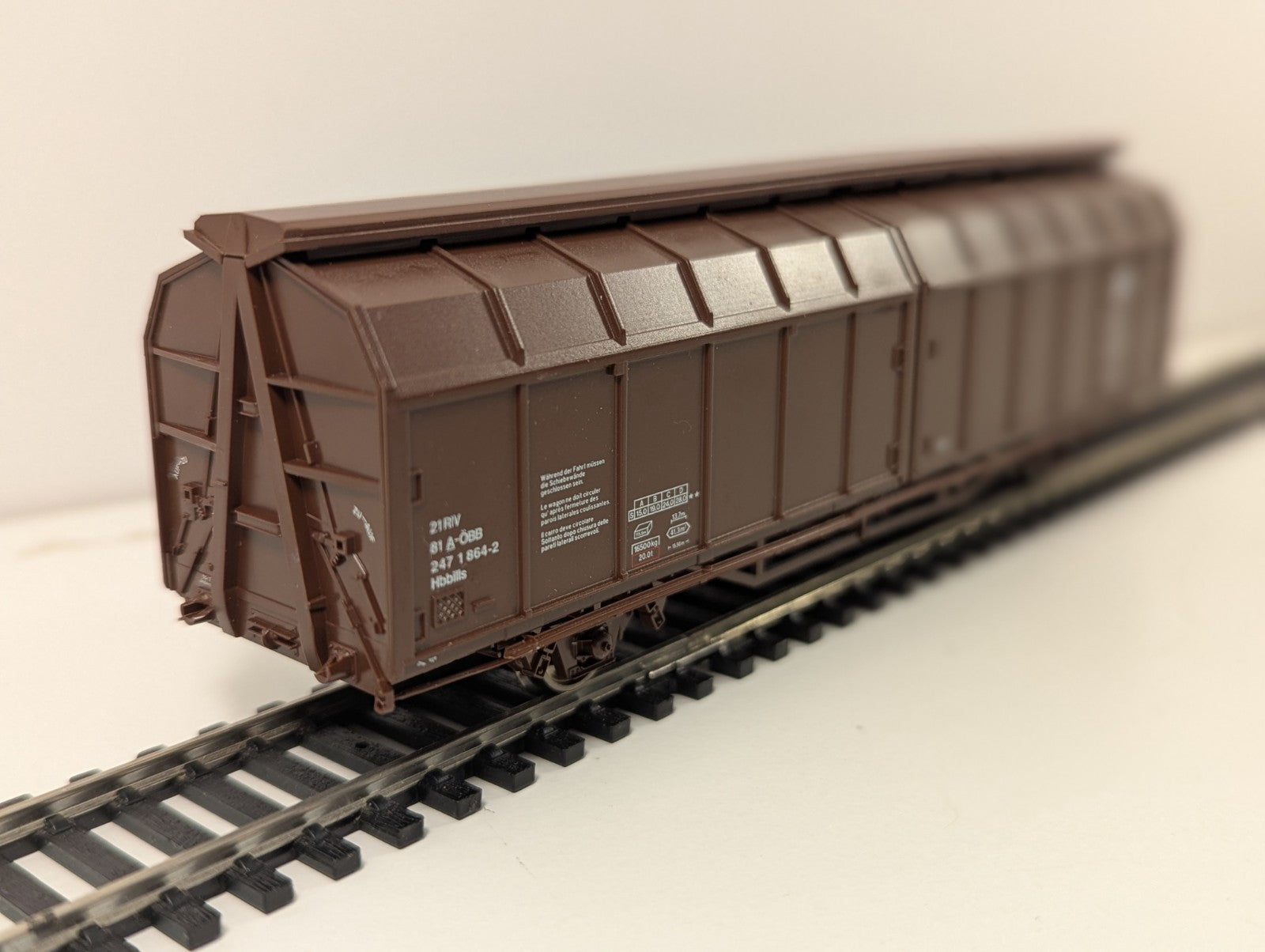 Roco H0 Sliding Wall Wagon DB Freight – Missing Buffers