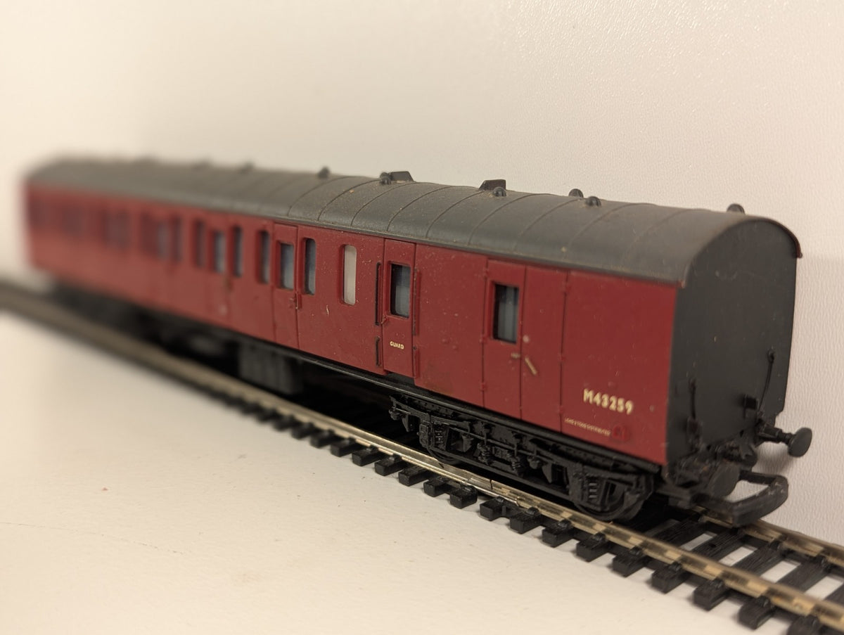 Bachmann 34-625 BR Mk1 Suburban Brake Coach in Crimson