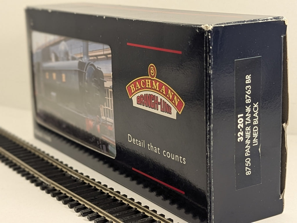 Bachmann OO Gauge Class 8750 Pannier Tank Steam Locomotive 8763 BR Lined Black